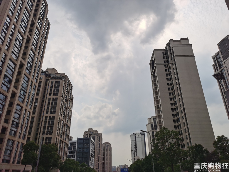 中央公园最早的小区，看看人气怎么样。