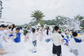 麓谷林语泡沫之夏梦幻玩水Party来了，跟着多巴胺泡泡过盛夏！