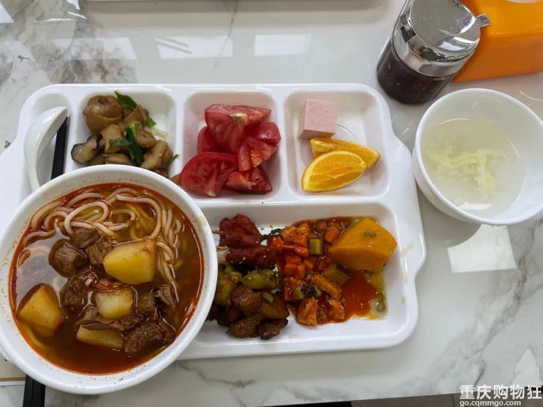 “自由职业两天后，我决定回去上班”