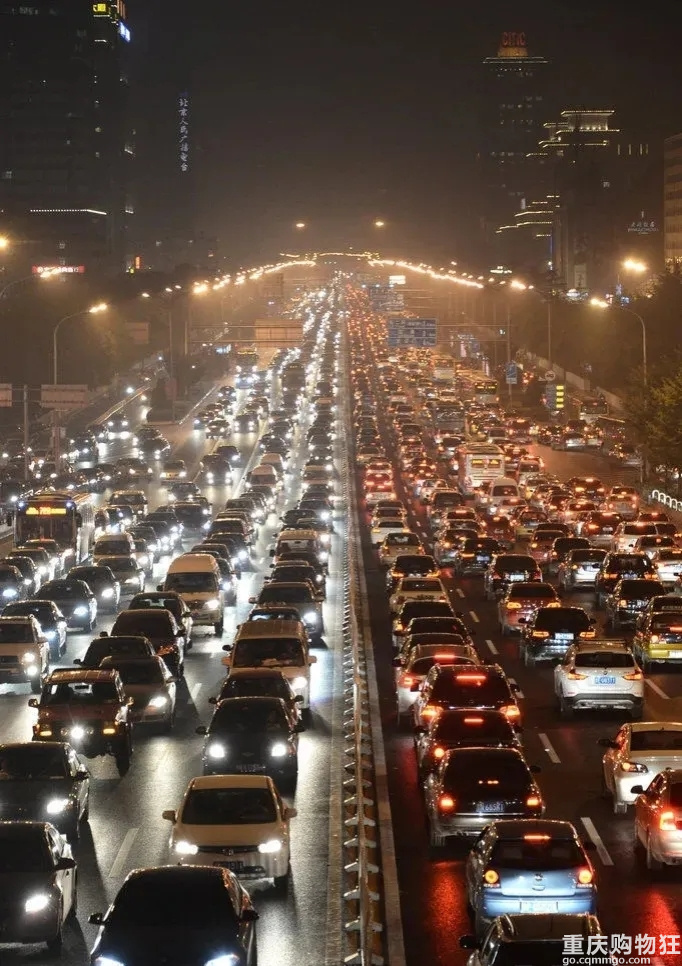 如果在十月一出去玩时遇到高速堵车，可以参考下述建议