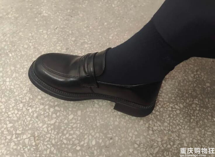 上班要穿黑皮鞋的姐妹，我发现一款皮鞋穿着超级舒服