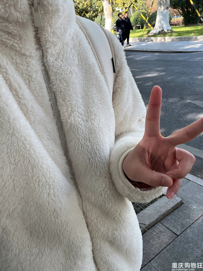 优衣库摇粒绒都去给我买！喜欢这种毛绒绒的感觉