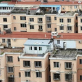 为何有人专门收购“老旧小区顶楼”？背后的商机，不少人都不知道_图0