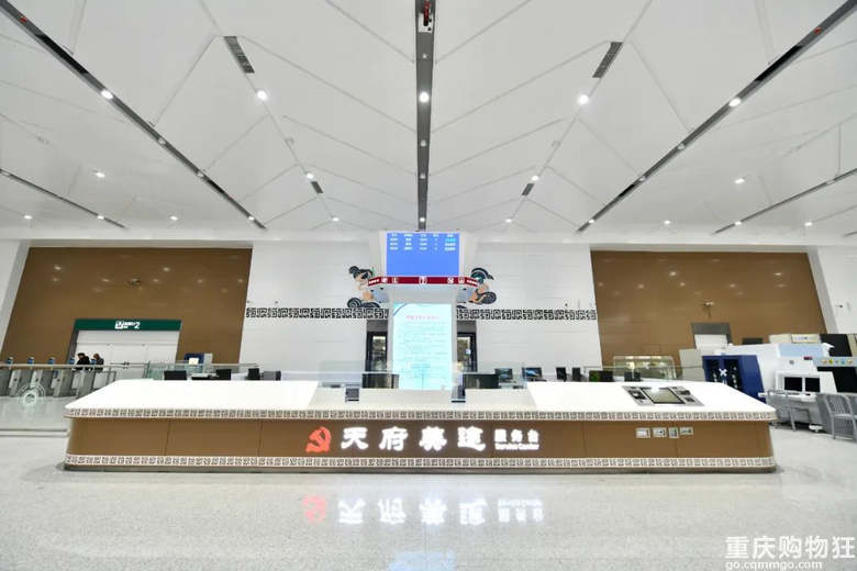 成都到宜宾高铁通车，川南“吃货线”正式上线了，沿着高铁吃起走