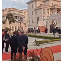 龙凤祥董事长儿子大婚！斥资2.1亿建影视城新娘上百个龙凤镯挂身