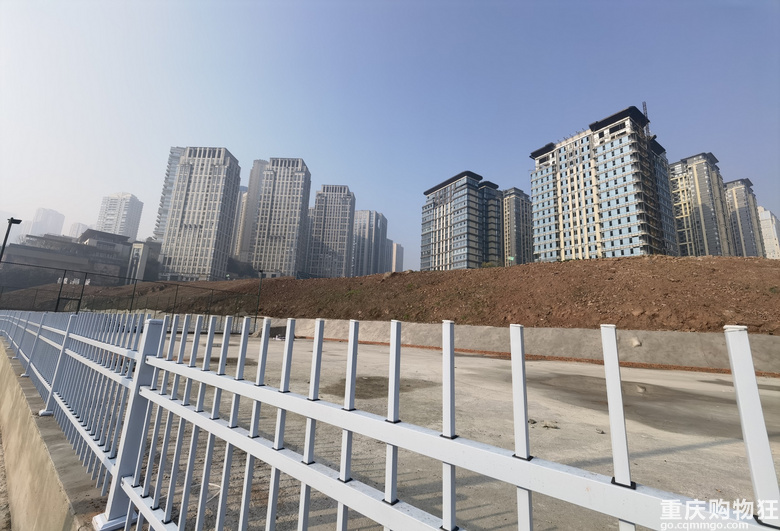 新欧鹏教育城前面靠北滨路旁修成这样了