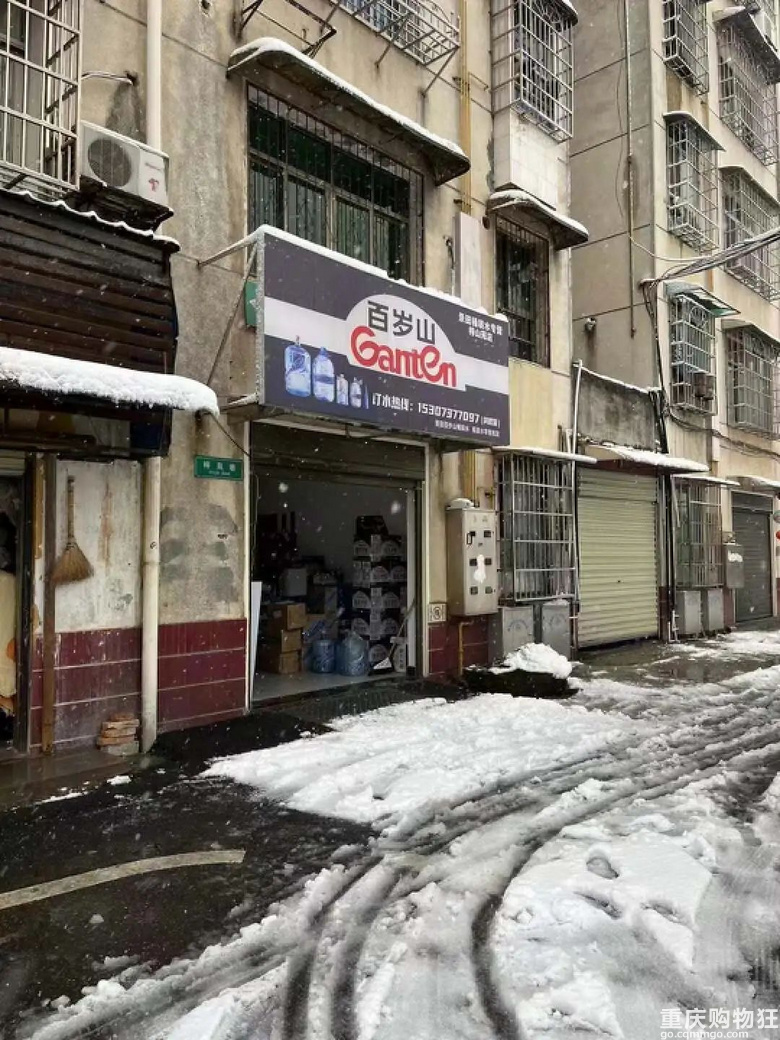 走投无路的文科生，开始干体力活了
