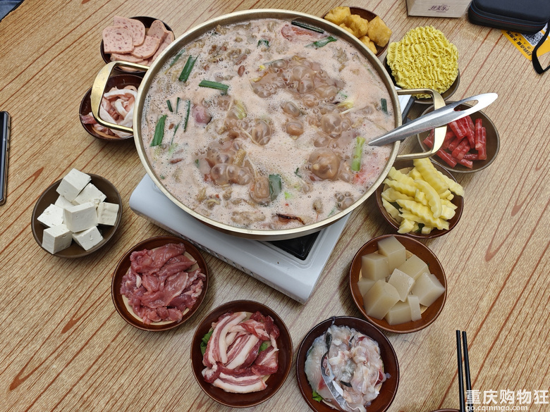 安利一家贵阳火锅，正不正不知道，但挺好吃