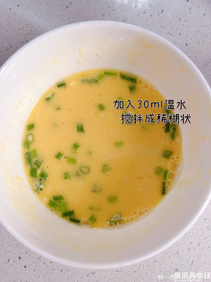 适合九月龄宝宝的辅食——鸡蛋水饼，做法简单， 宝宝非常爱吃～