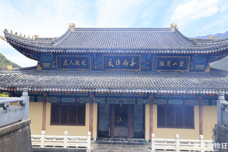 登冕宁灵山寺祈福