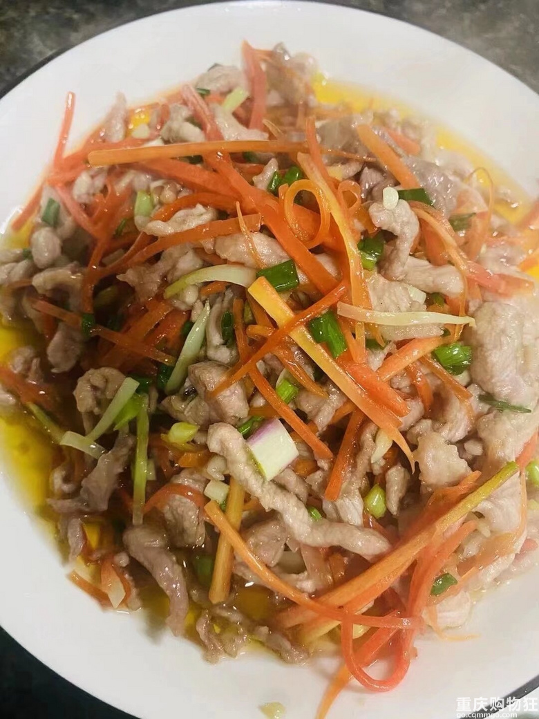 今日份家庭美食饭后甜点，红烧肉和牛腩肉丝是专门为小朋友准备