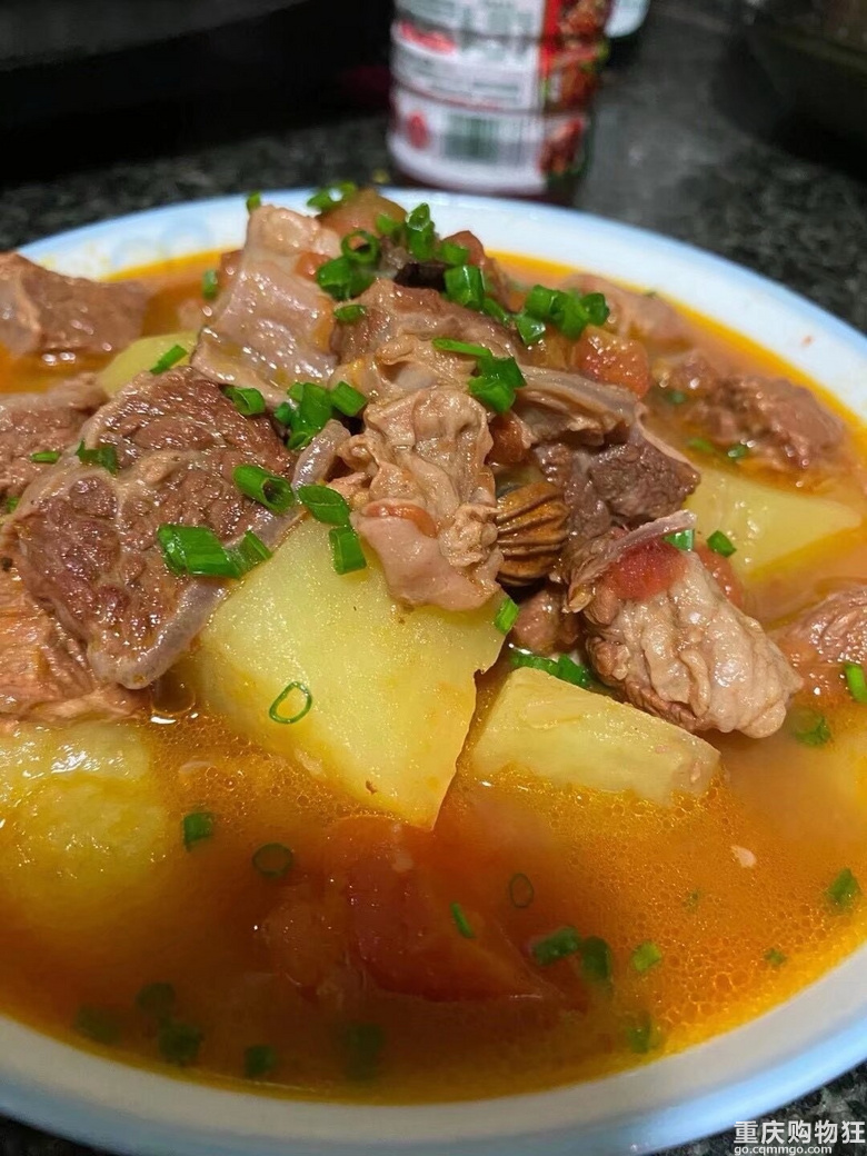 今日份家庭美食饭后甜点，红烧肉和牛腩肉丝是专门为小朋友准备