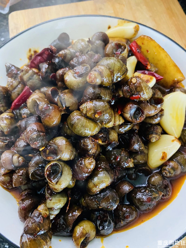 今日份家庭美食饭后甜点，红烧肉和牛腩肉丝是专门为小朋友准备