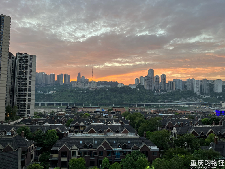 南滨路融侨半岛看江精装房近铜元局轻轨站