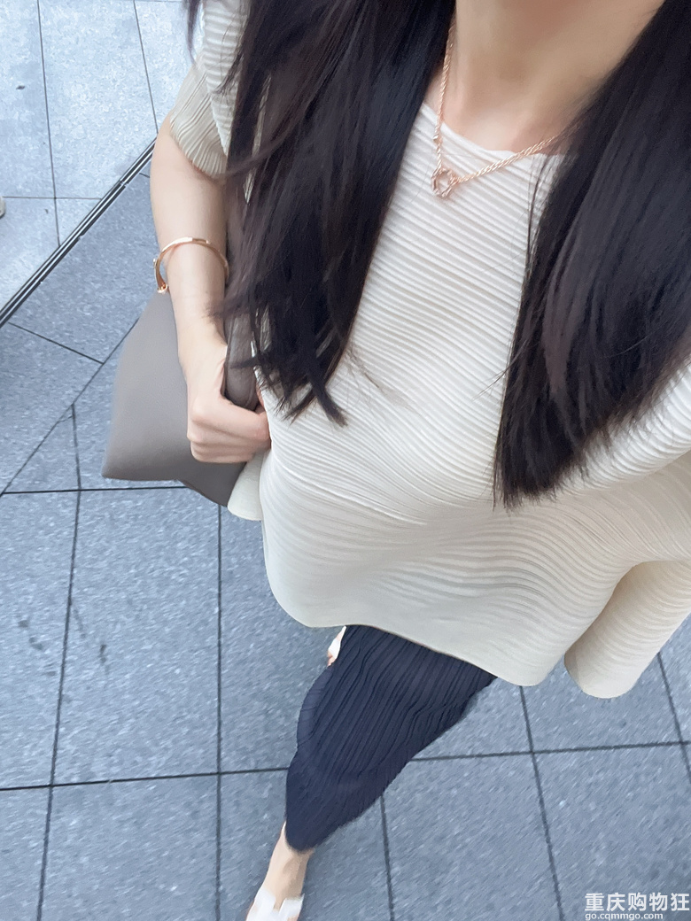 主业外企翻译副业外贸服装店主90后女生打工人通勤OOTD