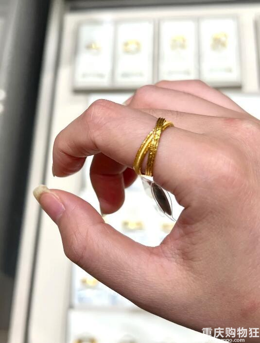 请问周大福除了贵还有什么缺点？足金戒指一个比一个好看