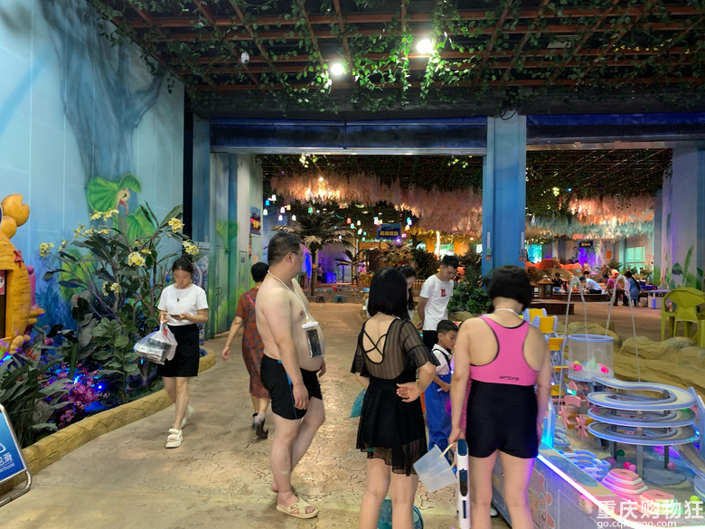 打卡重庆融创奇幻赶海水世界