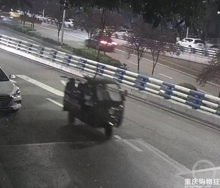 路边“捡”走电瓶车 警方：这是盗窃！
