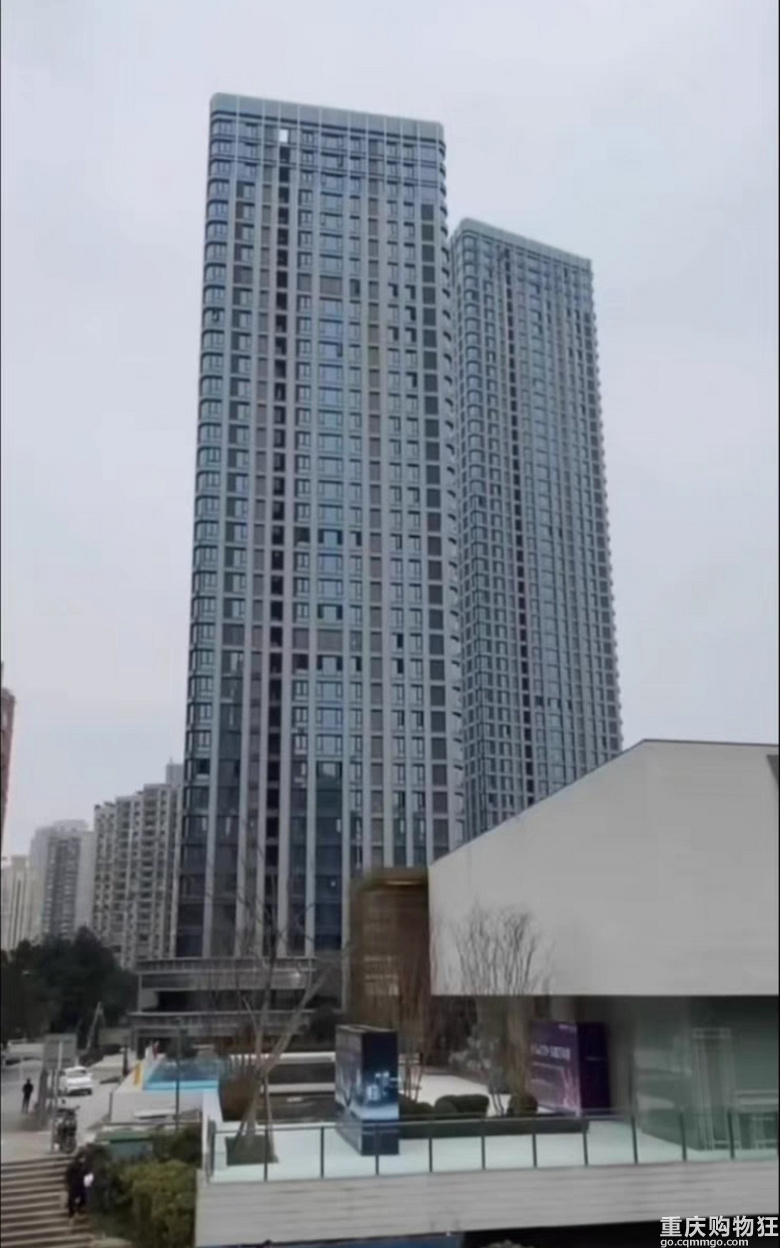 266w！买渝中区，万科130平精装3房2卫，全江景
