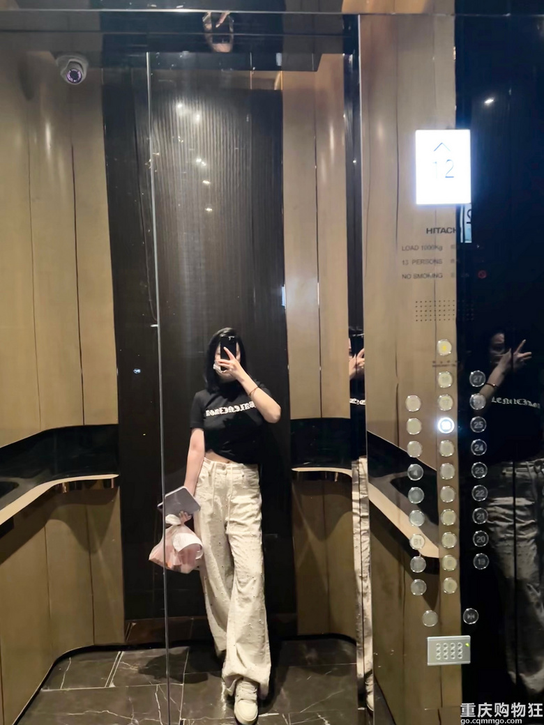 穿搭分享最近深圳和hk热爆了夏天的衣服已经穿腻了
