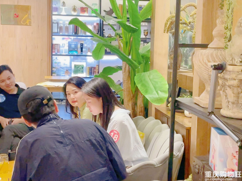 12月90后专场花絮出炉：男嘉宾说美女太多有点看不过来了