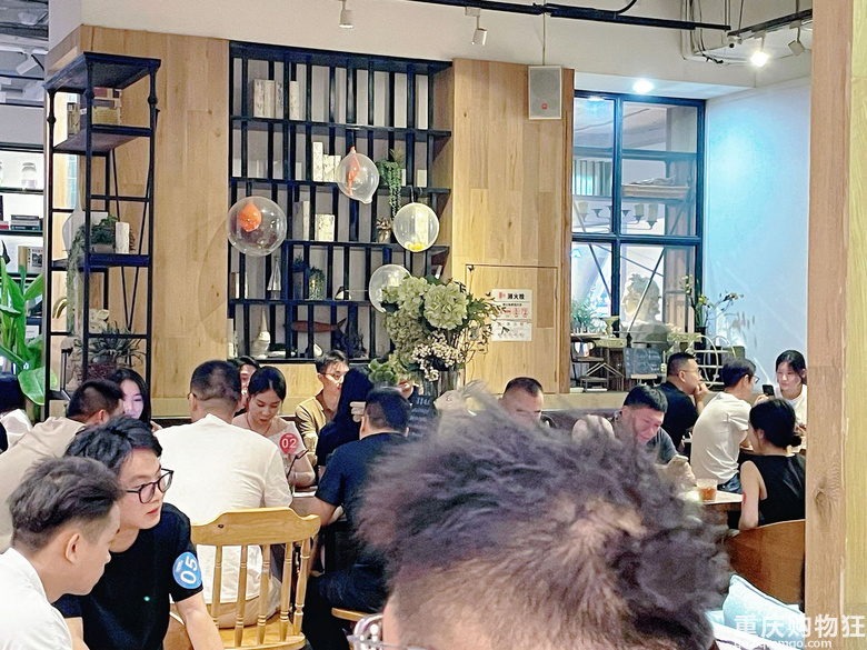 12月90后专场花絮出炉：男嘉宾说美女太多有点看不过来了
