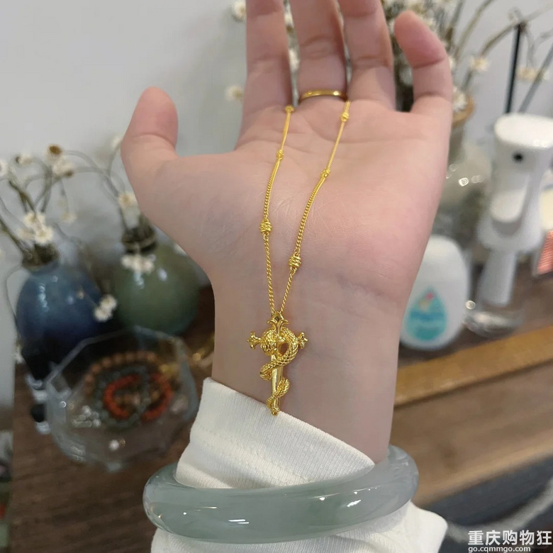 周大福黄金权杖蛇你们就买吧，一买一个不吱声！