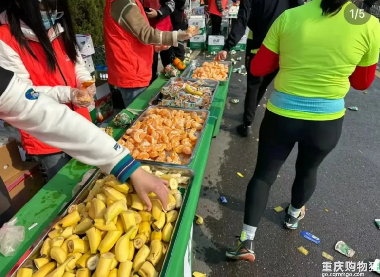 东北马拉松，被年轻人吃成了五星级自助餐