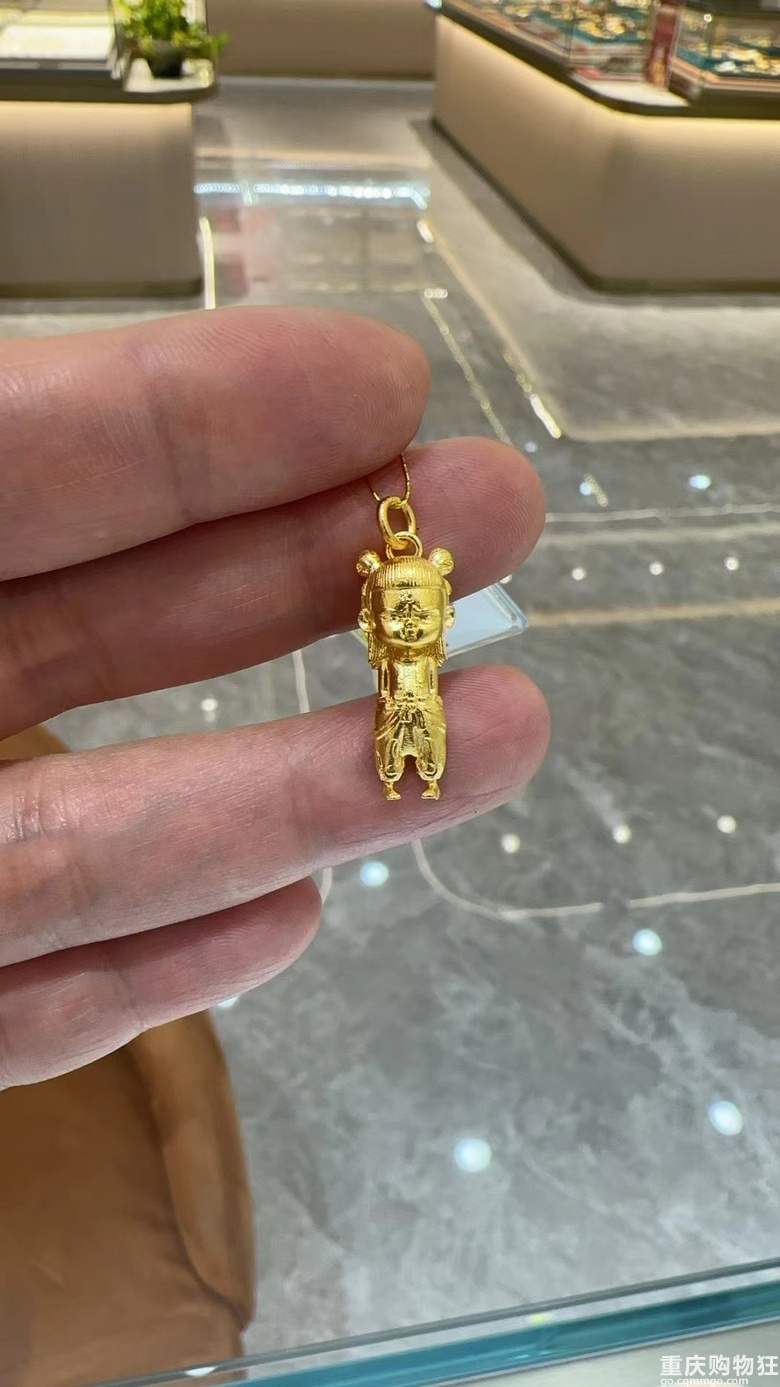 最近手痒想买黄金饰品，哪吒的乾坤黄金手镯简直太让人上头了