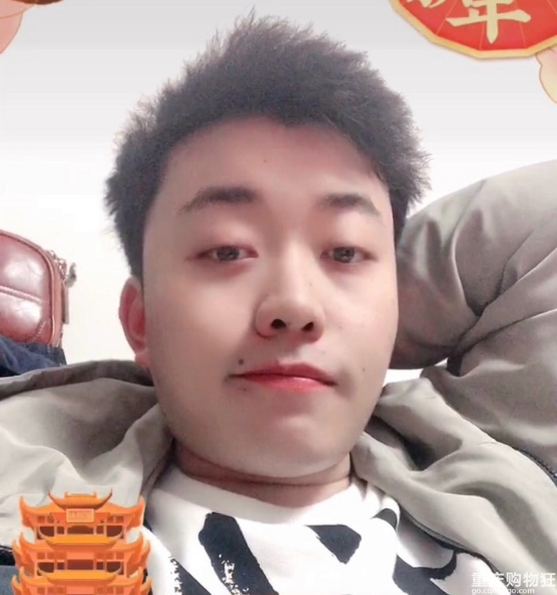 91年，身高177微胖，不抽烟喝酒打牌，有兴趣可以聊一下