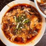 ��ʳ�ӵ����۾�����ɫ