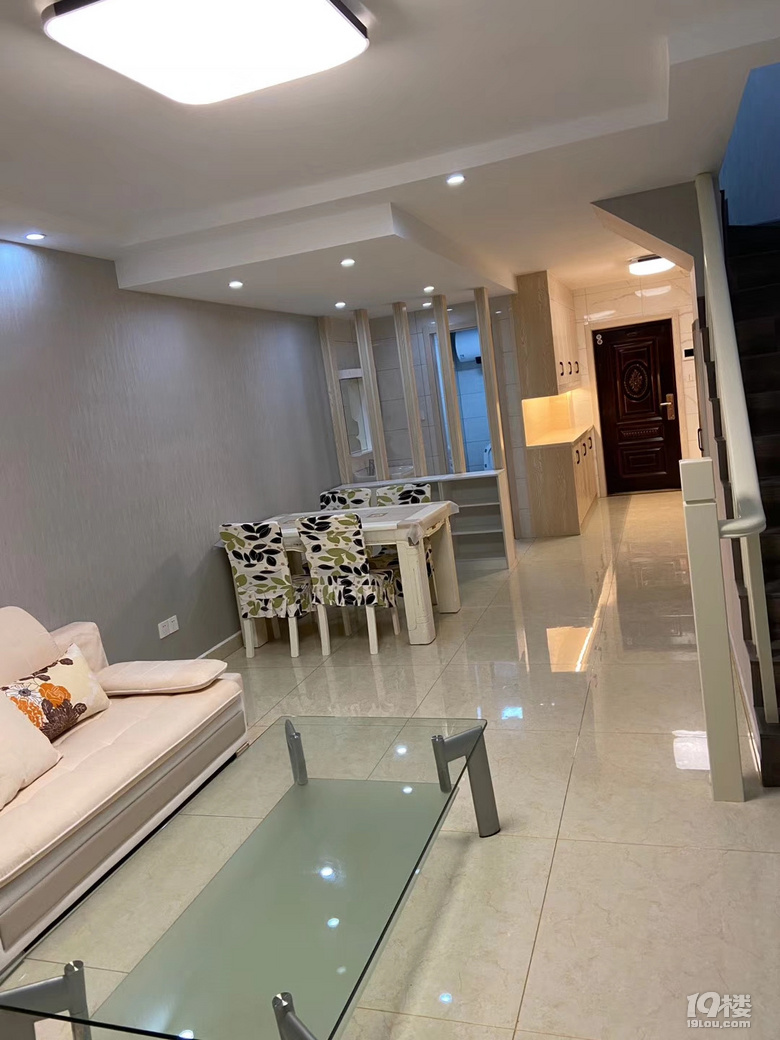 乐汇城4号楼313酒店式loft公寓精装修出租(2600/月)