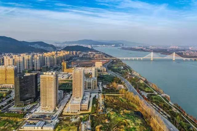 鹿山新城cbd坐拥富春江一线江景富阳新地标开放预约啦