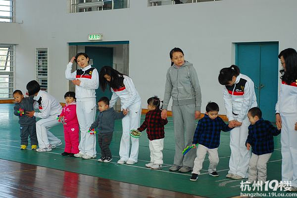 新华幼儿园托班娃娃部亲子运动会