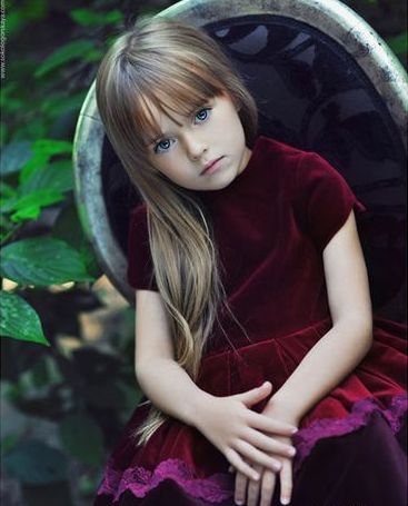 俄罗斯萌娃小模特 天真可爱气质脱俗