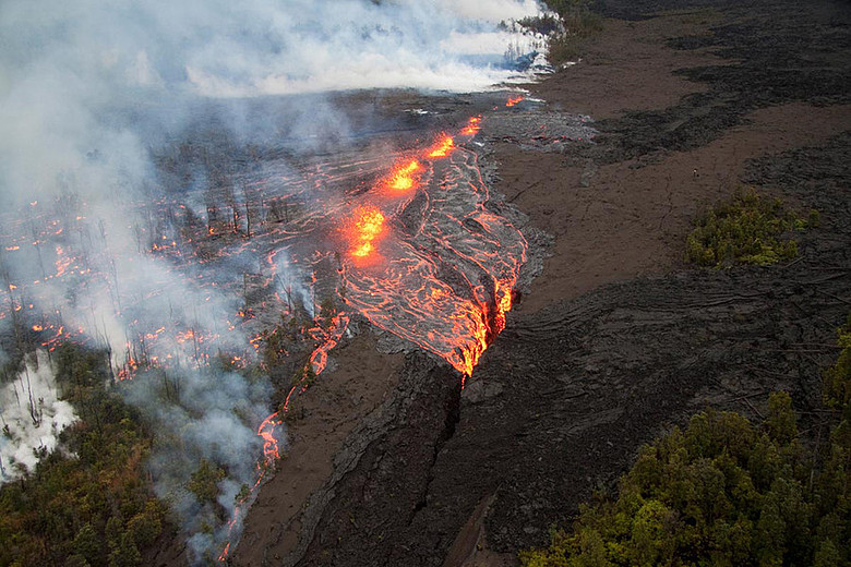 死亡景观!2011年度火山喷发摄影佳作