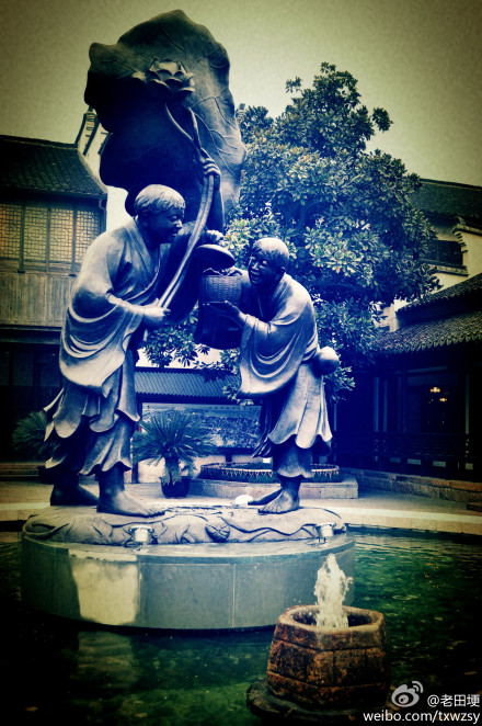 西栅服务中心前"和合二仙"与"喷泉"新年迎客啦-乌镇-杭州19楼