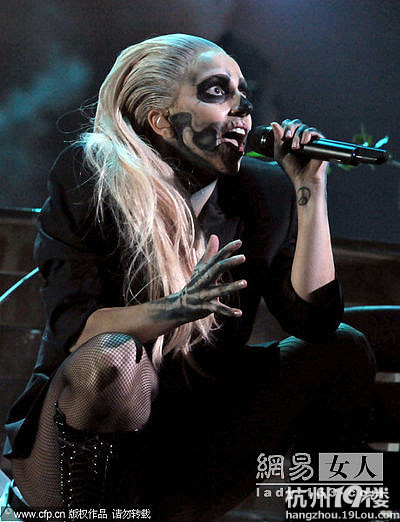 【外貌协会】LadyGaGa香港个唱加场 雷人造型