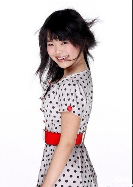 蘑菇头pk小乱辫 莫小贝穿越古今发型集锦