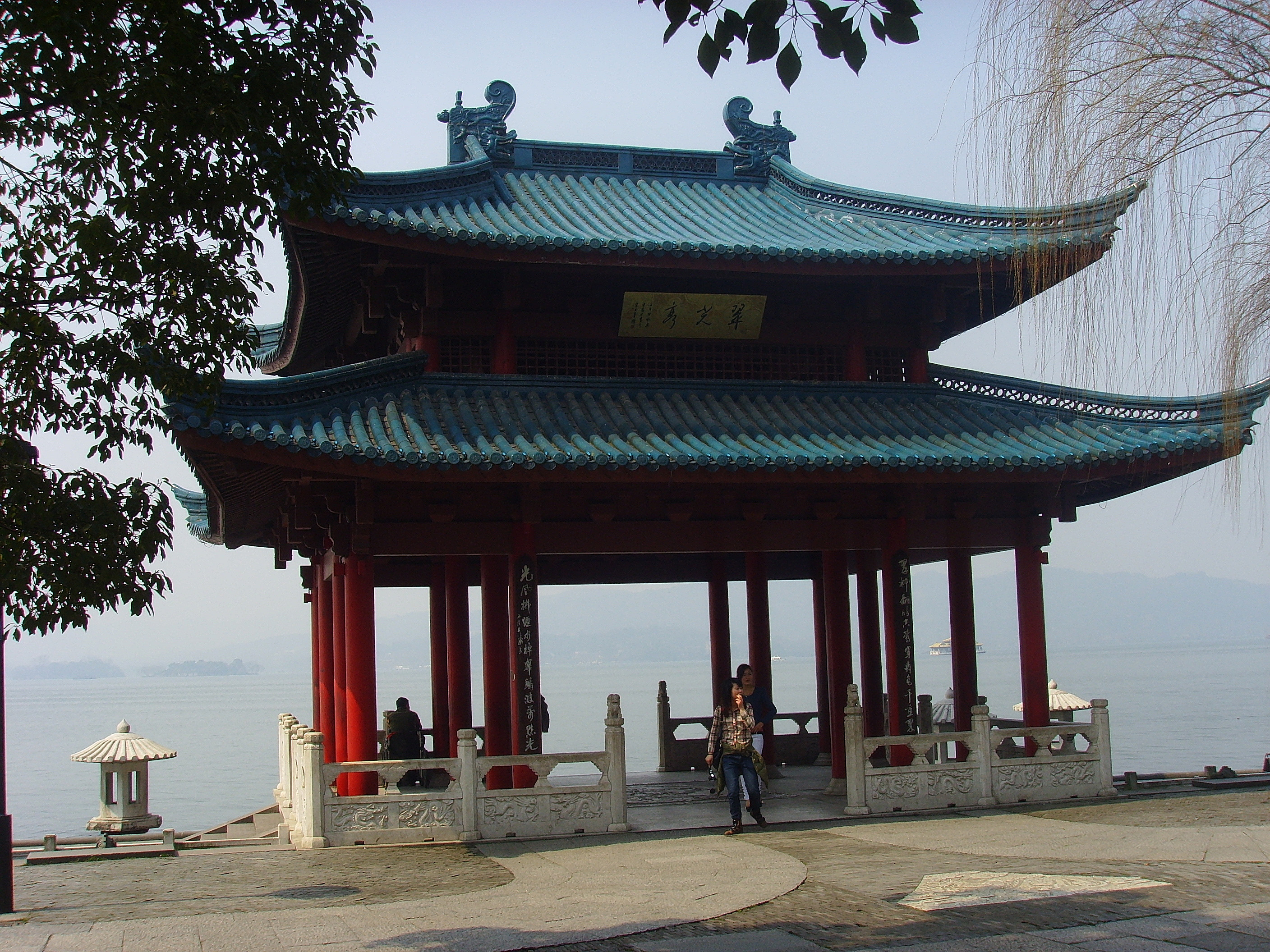 杭州西湖边的几处古建筑