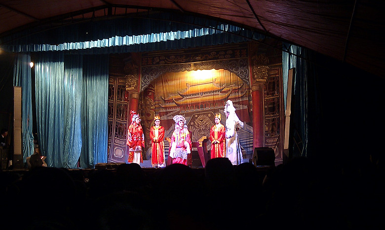 农村越剧开始了