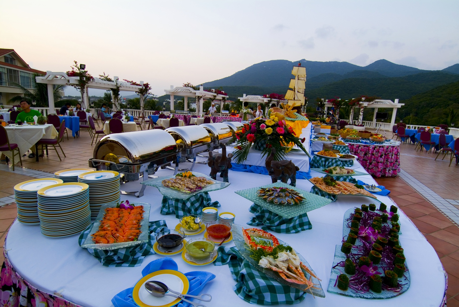 三亚金棕榈海鲜自助bbq大餐!