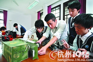 上海市第八中学转型“男子中学” 能“拯救男孩”吗？
