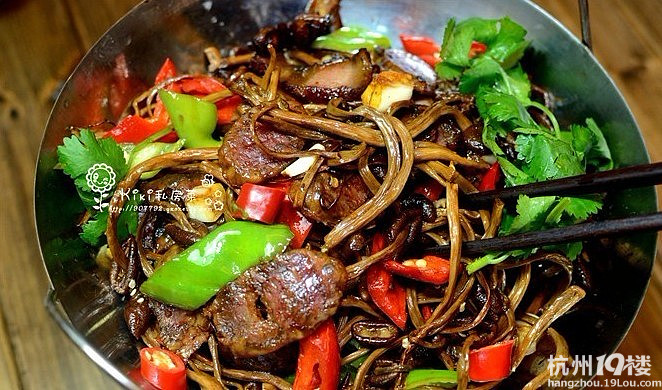 无敌美味——干锅腊肉茶树菇