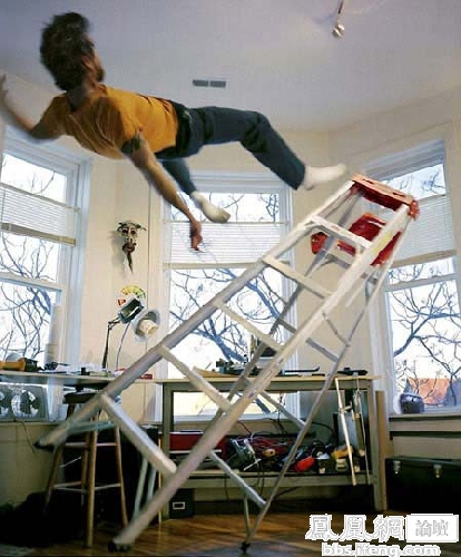 摄影师抓拍的意外"死亡"瞬间(图)