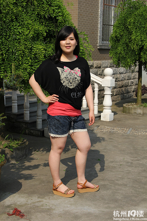 我160斤的胖纸mm,比一般的瘦子穿的时尚