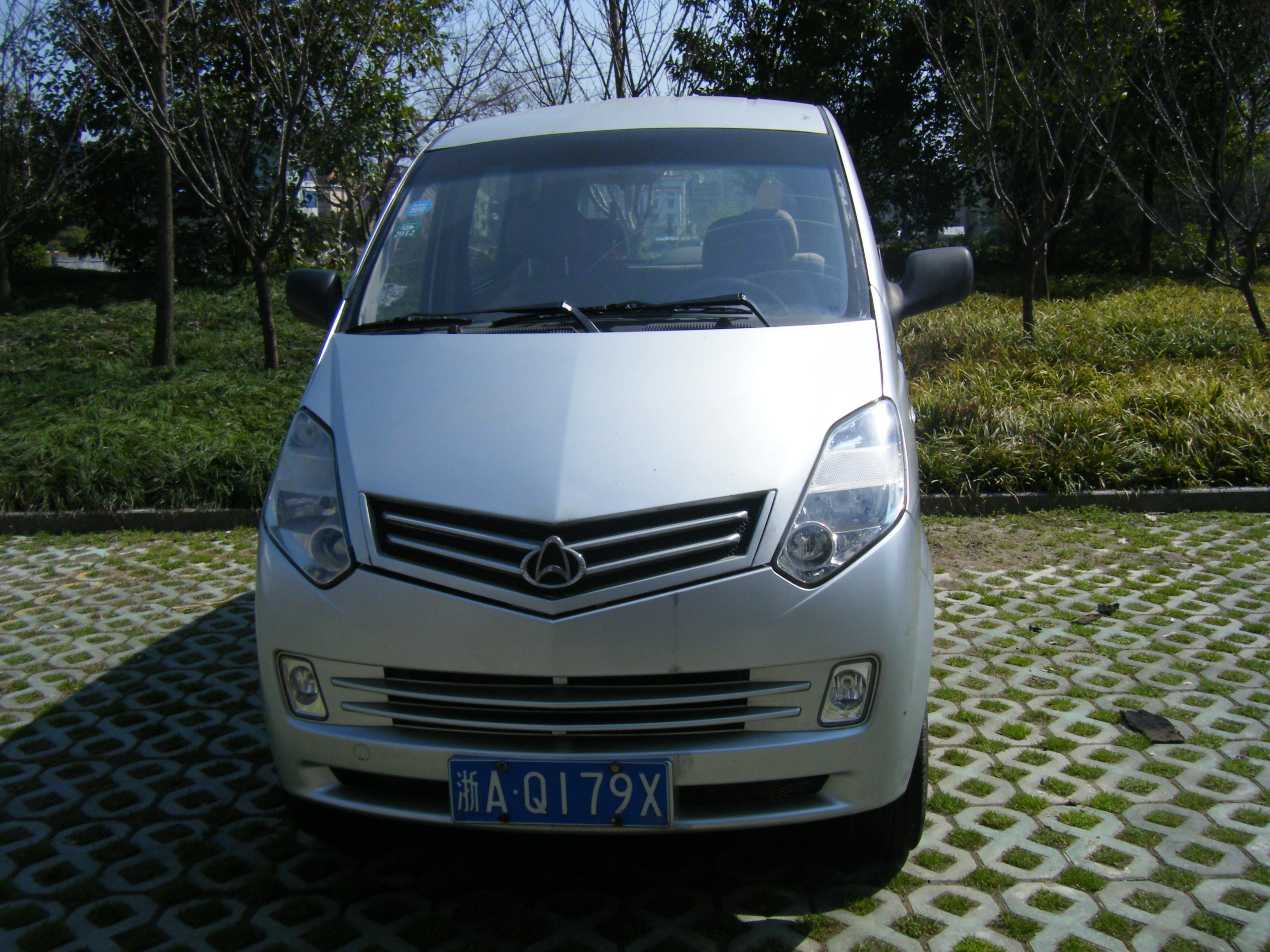 出售长安cm8银色 1.3l豪华型--2.1万