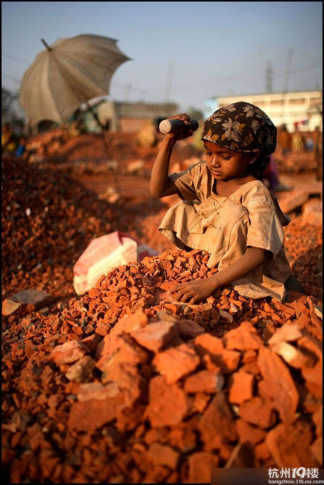 实拍现实里的童工 让人心酸