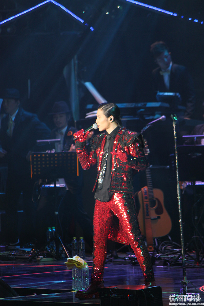 有一种精神叫萧敬腾--2012杭州演唱会,太HIGH