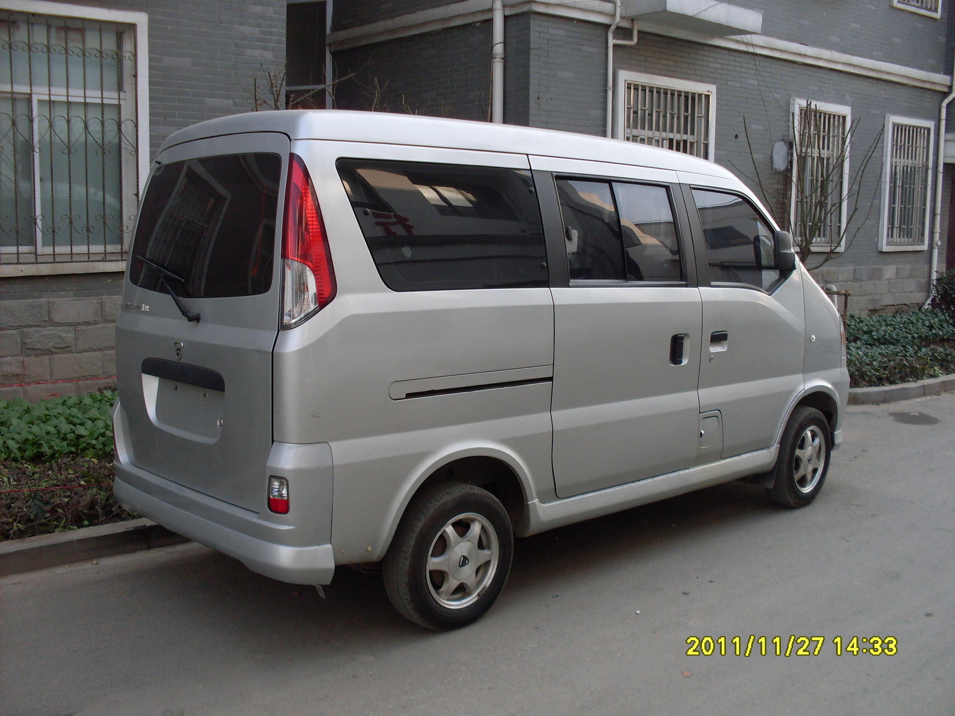 09年12月份的哈飞民意2代面包车 2.2万 急卖!